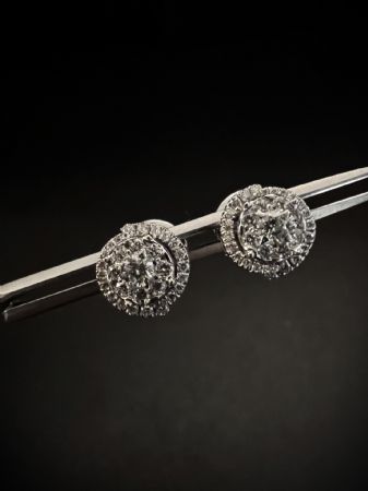 Boucles d'oreilles avec Diamants 0.70 ct.