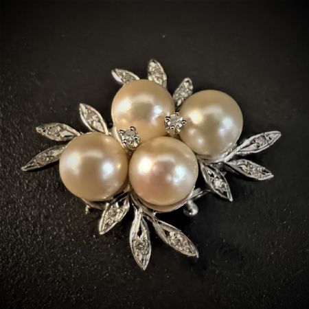 Clasp with Pearls and Diamonds