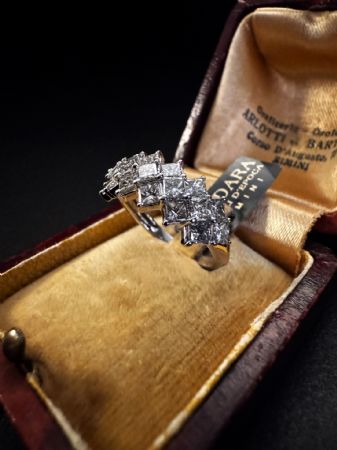 Ring with Princess cut Diamonds 2.3 ct.