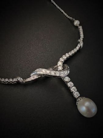 Necklace with Pearl and Diamonds 2.5 ct.