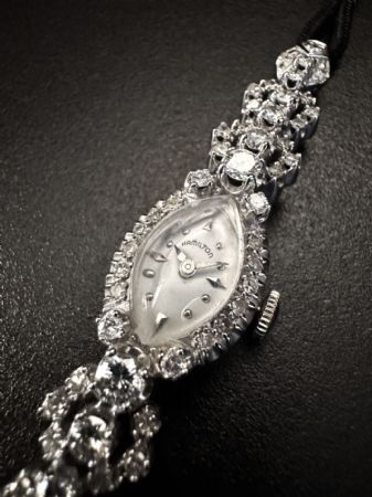 Orologio firmato   