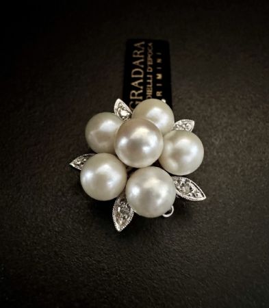 Clasp with Pearls and Diamonds