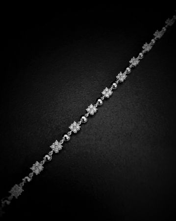 Bracelet with 1 ct Diamonds.