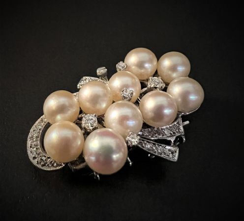 Clasp with Pearls and Diamonds