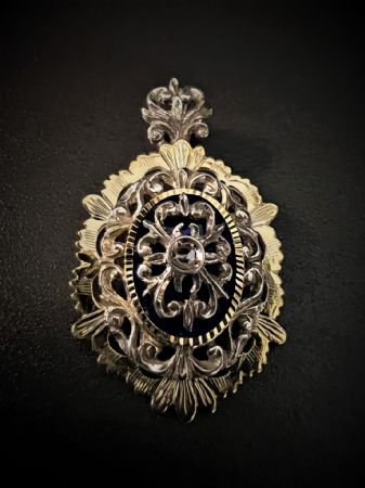 Openwork pendant from the early 1900s