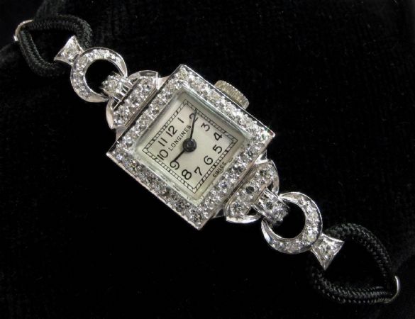 LONGINES en Platine serti de Diamants pour 1 ct.
