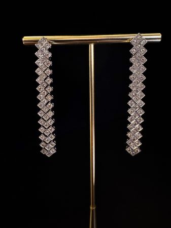 Earrings with 4 ct Diamonds