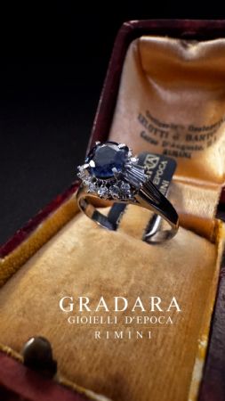 Anello  con  Zaffiro  e  Diamanti  