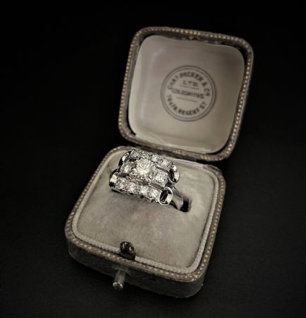 Art Deco ring with Diamonds for 1 ct.