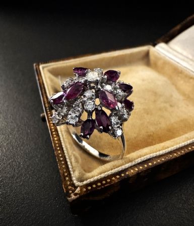 Bague avec Rubis et Diamants