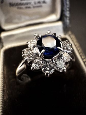 Anillo con Zafiro y Diamantes