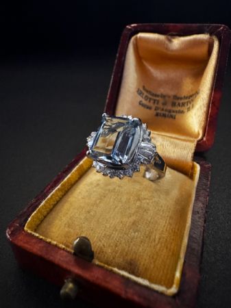 Anel de Platina com Água-marinha e Diamantes