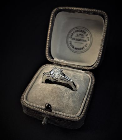 Anillo solitario con diamantes