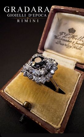 Anello  con  Zaffiro  e  Diamanti  