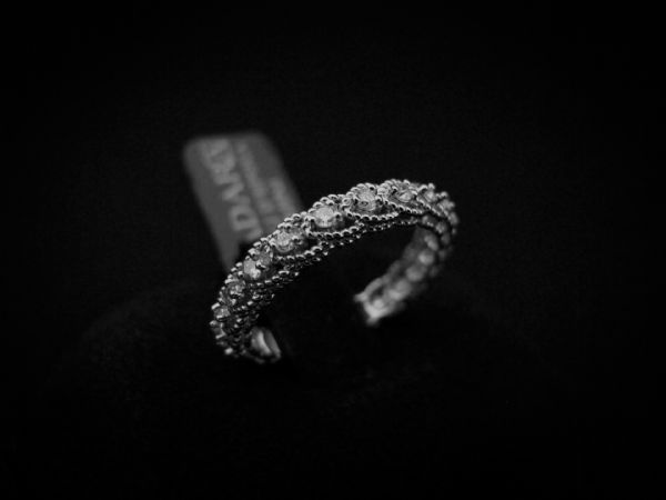 Whole ring with diamonds for 0.35 ct.
    