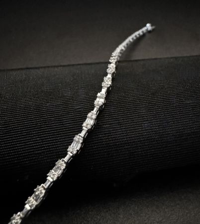 Armband mit Diamanten