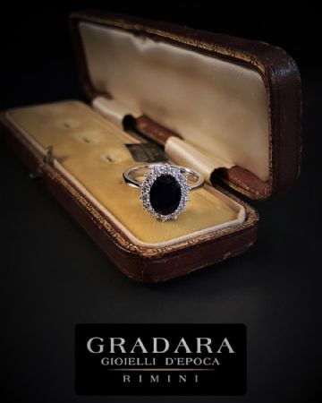 Anillo con Zafiro y Diamantes