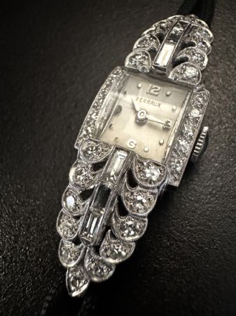 Orologio  in  Platino  con  Diamanti 2 ct.