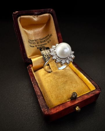 Bague avec Perle et Diamants 1 ct.