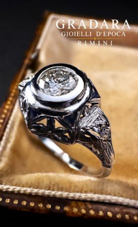 Anello  con  ZaffirI  e  Diamante 