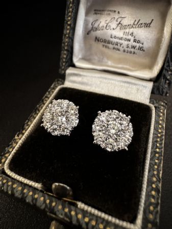 Boucles d'oreilles avec diamants 1.6 ct