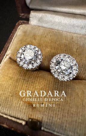 Earrings with 1 ct Diamonds